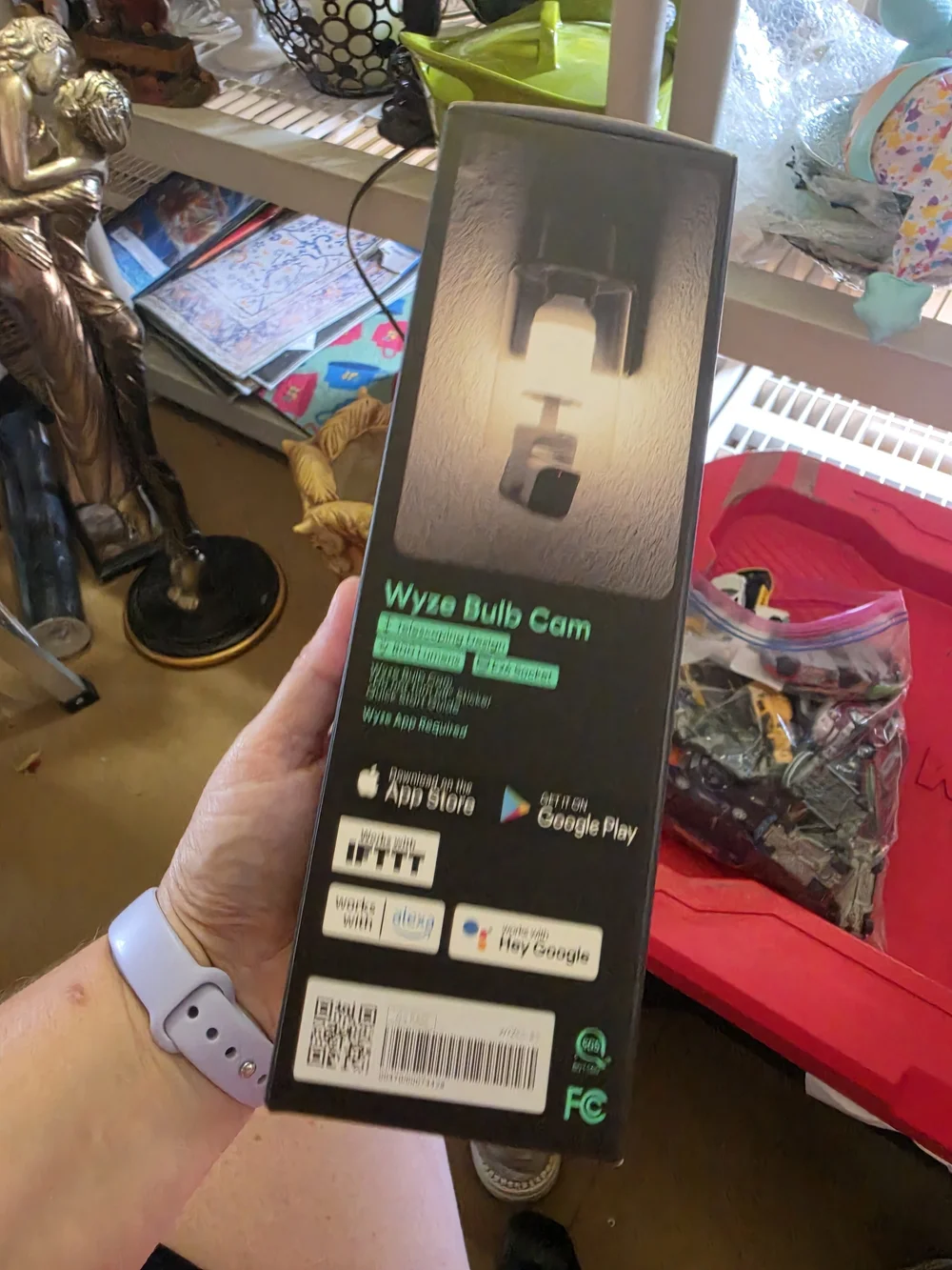 AT-1 Wyze Bulb Cam Smart Security Camera Bulb - White